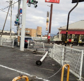 ��(; �K�D�K)�H�I